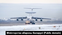 Расейскі самалёт A-50 на аэрадроме ў Мачулішчах. Архіўнае фота