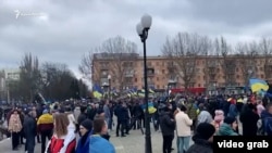 Мітынг у Хэрсоне супраць акупацыі расейскімі войскамі, 5 сакавіка 2022. 