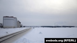 Поле, якое абяцаюць засадзіць дрэвамі, калі дазволіць Лукашэнка