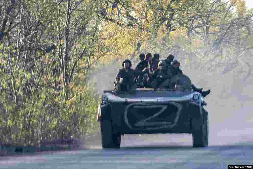 Кремльшіл сепаратистер Донецк облысында жүр. 27 сәуір.&nbsp; &nbsp;