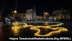 Акцыя памяці ўкраінскіх жаўнераў, забітых расейцамі. Львоў, 5 красавіка 2022