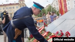 Ігар Шуневіч у форме НКВД, архіўнае фота