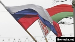 Belarus -- Russian and Belarusian flags on the Minsk street, 23Mar2007