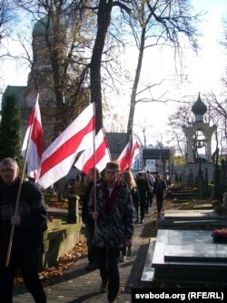 Беларусы на праваслаўных могілках на Волі