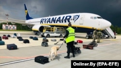 Самалёт Ryanair пасьля пасадкі ў Менску 23 траўня 2021 г.