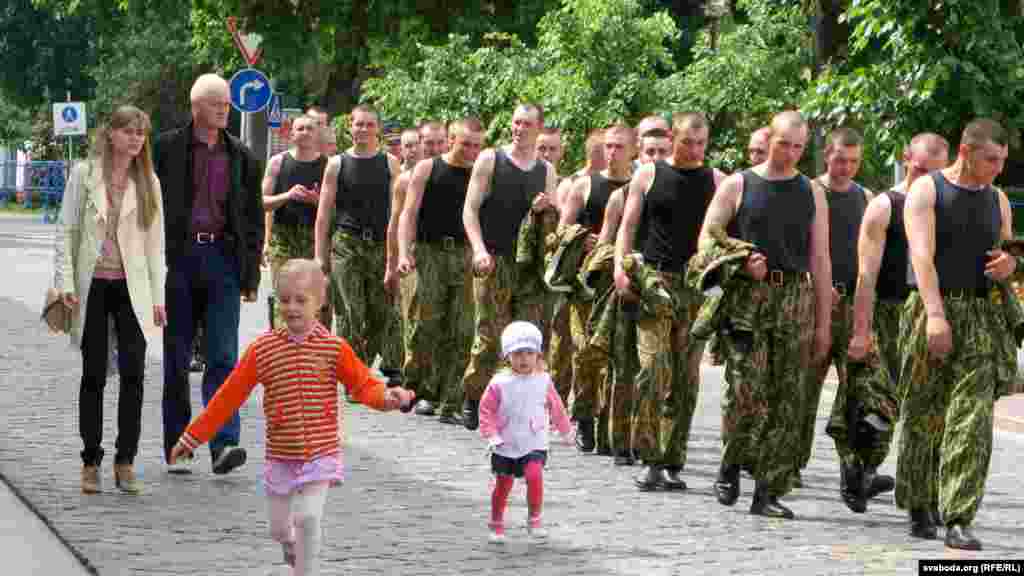 Салдаты прыбылі, каб перагарадзіць бар&rsquo;ерамі гістарычны цэнтар