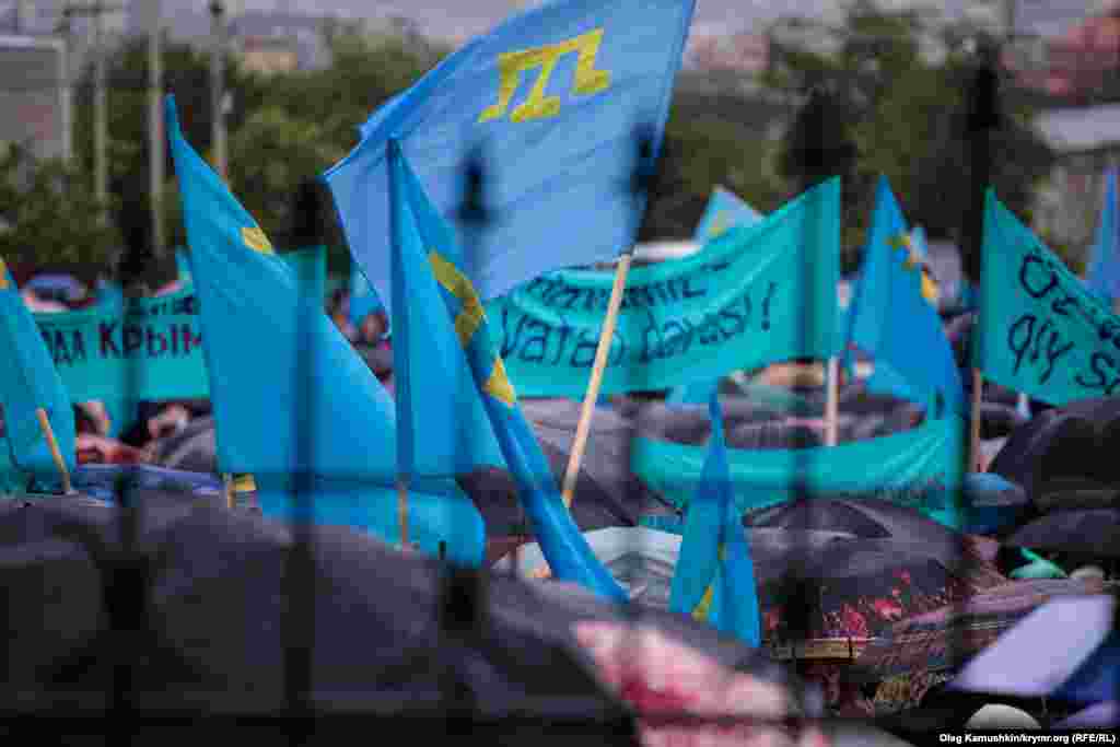 Crimean Tatar people mourning rally on May 18 in Simferopol 