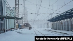 Вокзал для двоих: зимняя идиллия Джанкоя (фотогалерея)