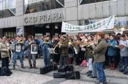 Мітынг-канцэрт ля прахадной заводу ЧКД, Прага, 15 сьнежня 1989