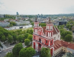 Касьцёл Сьвятых Якуба і Піліпа побач з Лукіскай плошчай, дзе павесілі Кастуся Каліноўскага. Фота ©Shutterstock