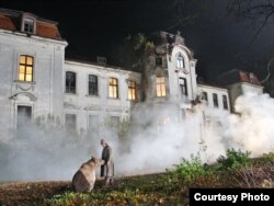 Палац Сьвятаполк-Чацьвярцінскіх у Жалудку падчас здымак фільму «Масакра»