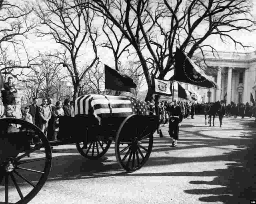 Пахавальная працэсія ў Вашынгтоне. 25 лістапада 1963.