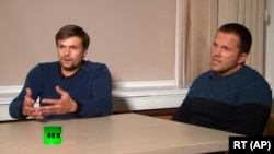 Пятроў і Башыраў у студыі тэлеканалу RT