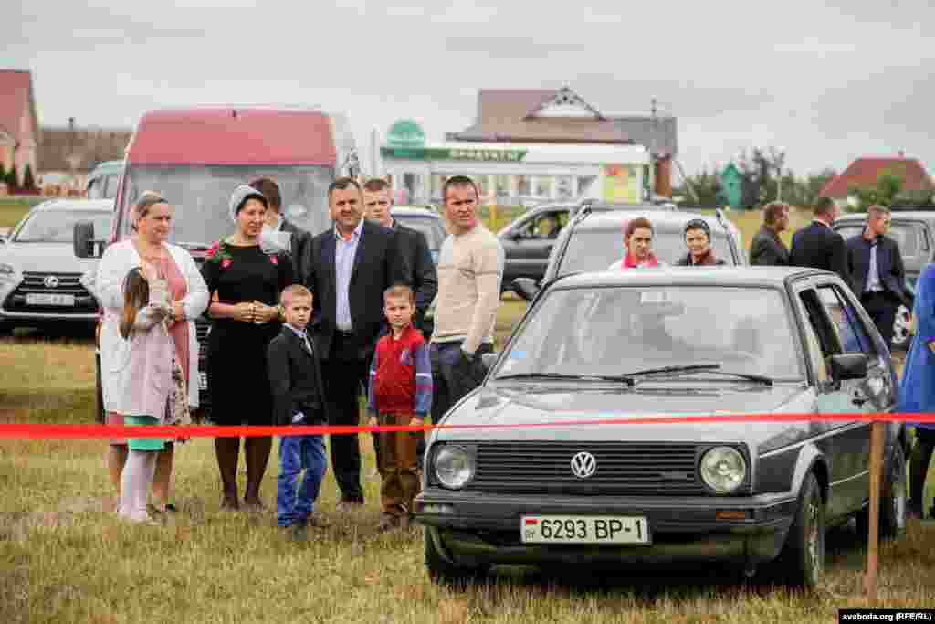 У Альшанах жыве каля 8 тысяч чалавек. Зь іх больш за 3 тысячы наведваюць пратэстанцкую царкву. У нядзельную школу ходзяць 1100 дзяцей.