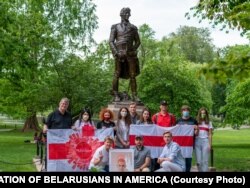 Каля помніка Тадэвушу Касьцюшку