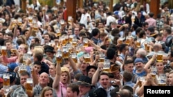 Фестиваль «Октоберфест» (Oktoberfest) в Мюнхене, Германия