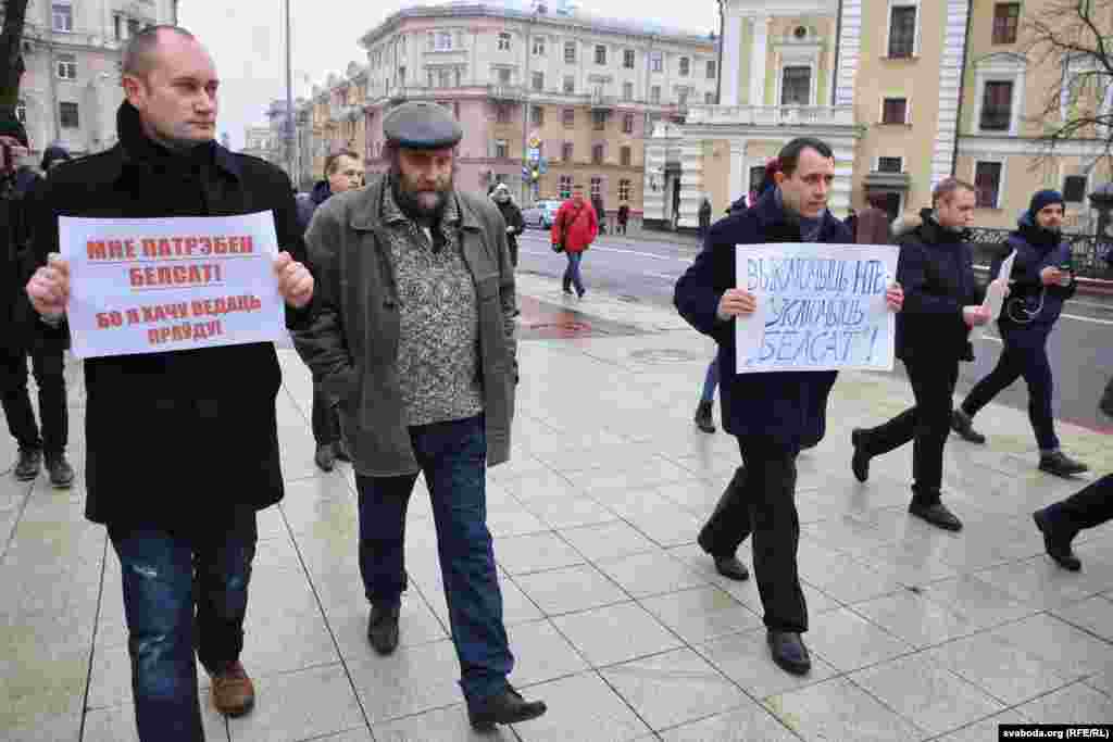 Актывістам не заміналі падыходзіць да адміністрацыі Лукашэнкі