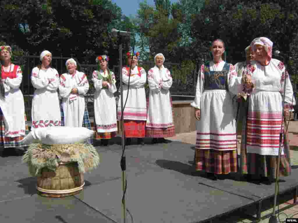 Вясельны абрад у акторскім выкананьні